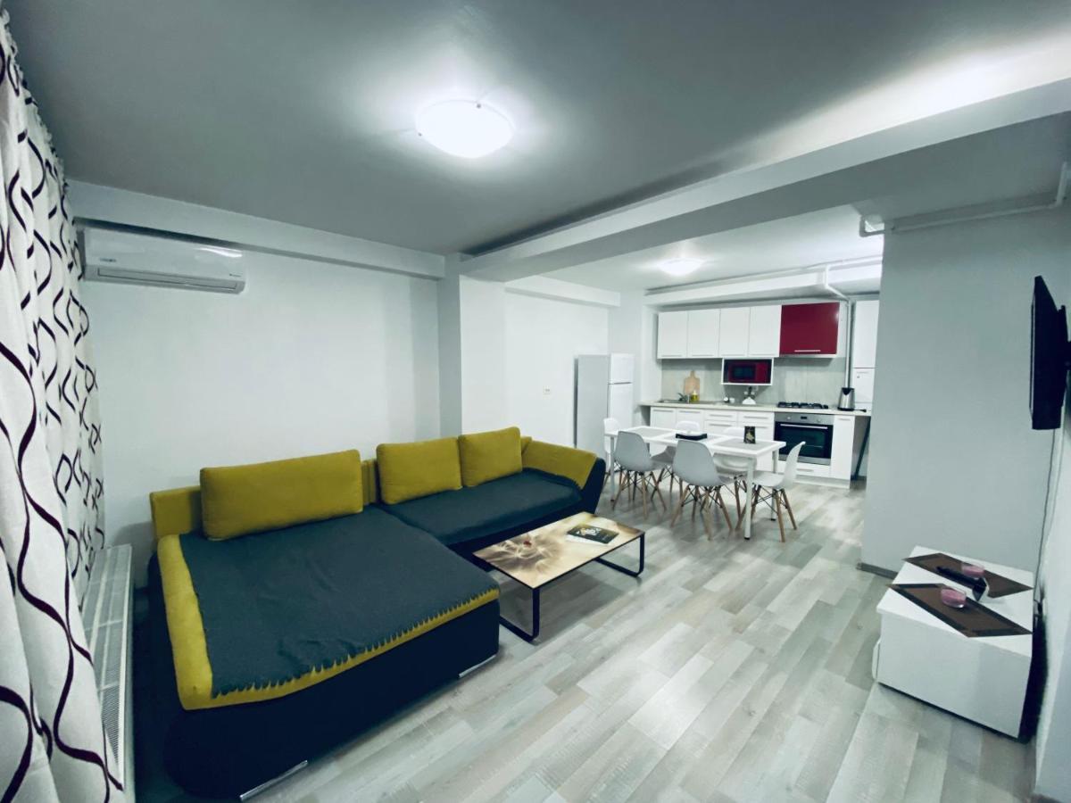 City Center Suite With Terrace Bukarest Eksteriør billede